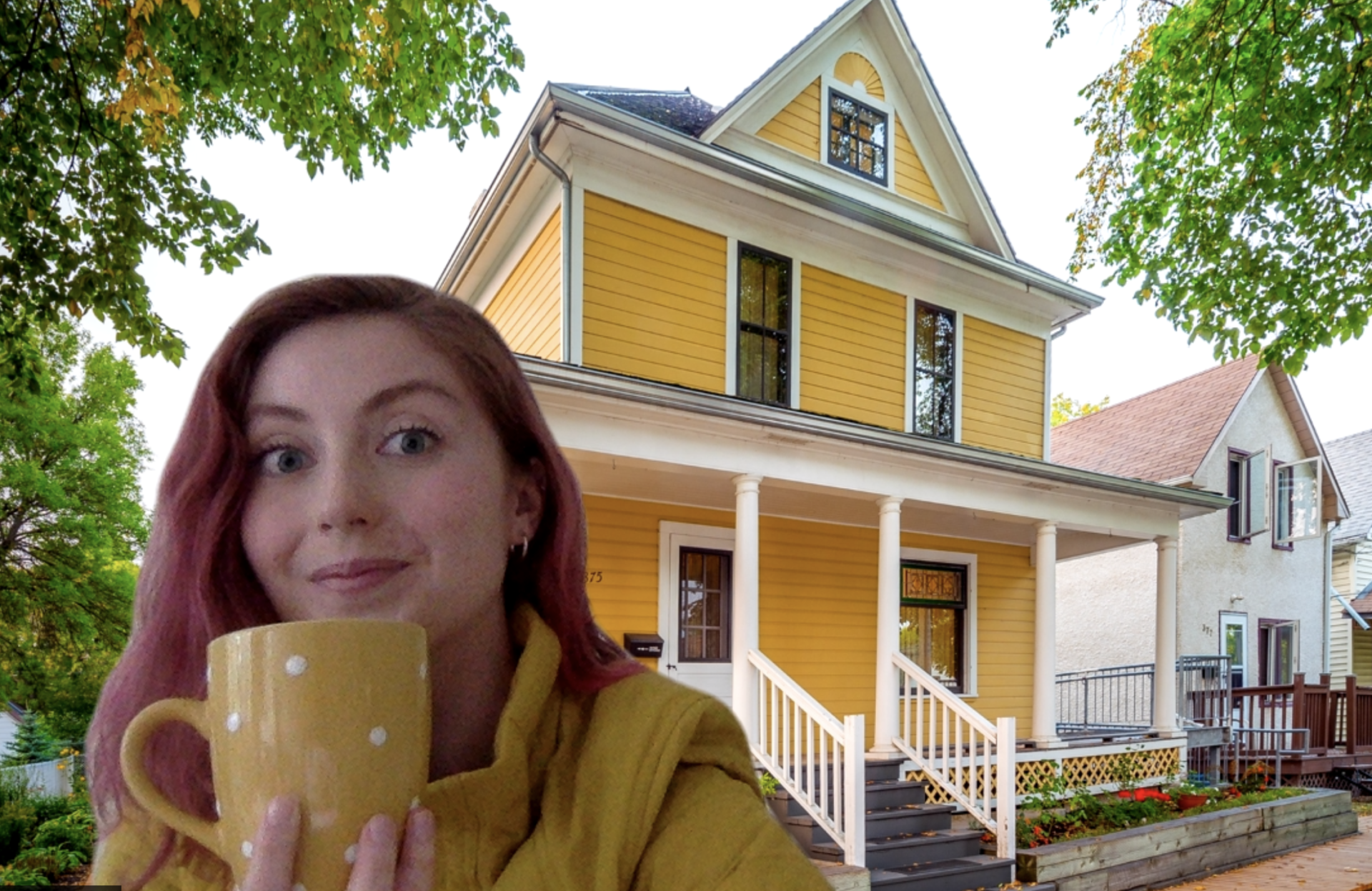 Une femme porte du jaune à côté d'une maison jaune.
